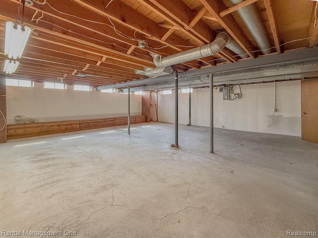 5326 FALMOUTH Drive, Troy, MI 48085 — Photo 33