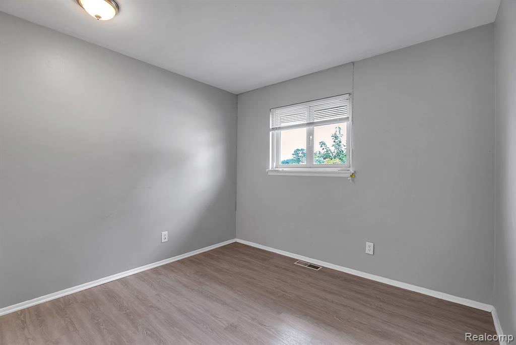4408 Campbell Street, Dearborn Heights, MI 48125 — Photo 27