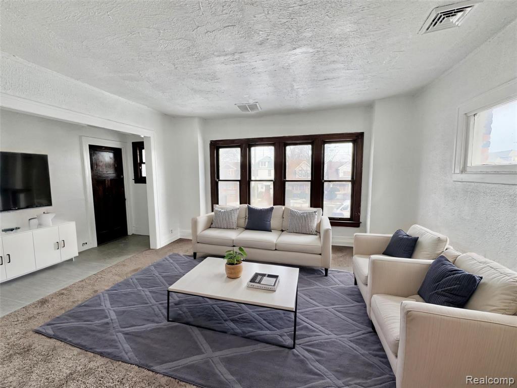 4013 BENITEAU Street, Detroit, MI 48214 — Photo 3