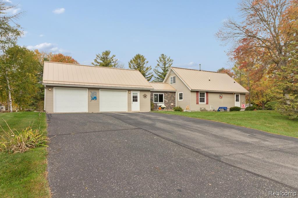 5266 S Pine Street, Beaverton, MI 48612 — front exterior