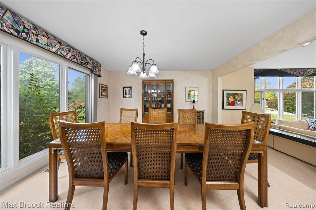6684 Stonebridge E, West Bloomfield, MI — Photo 10