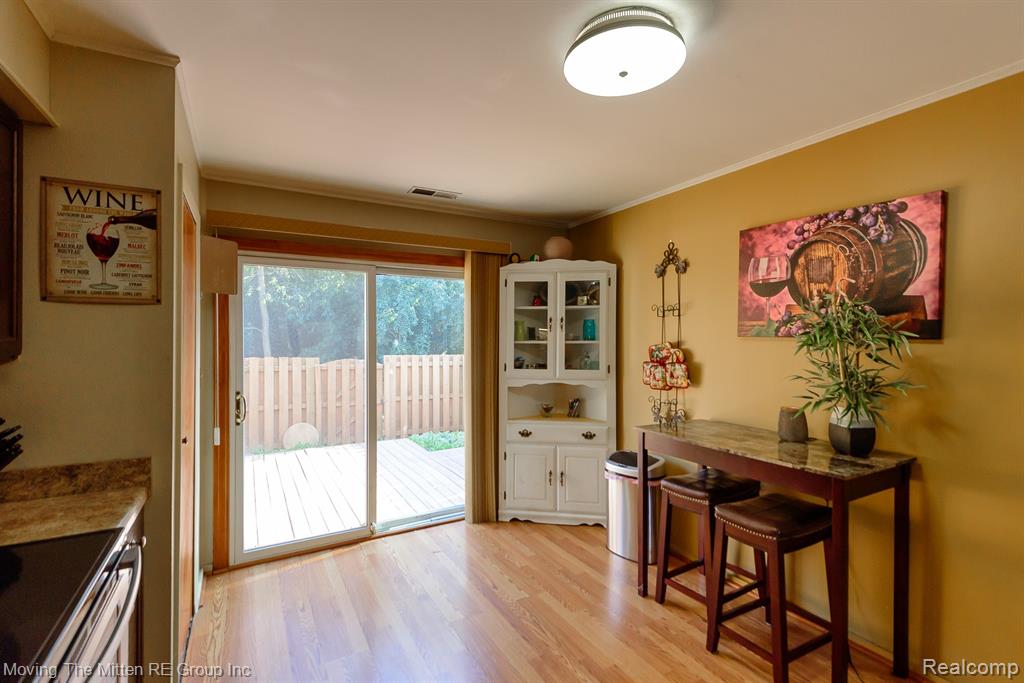 502 Estrada Drive, Belleville, MI 48111 — Photo 9