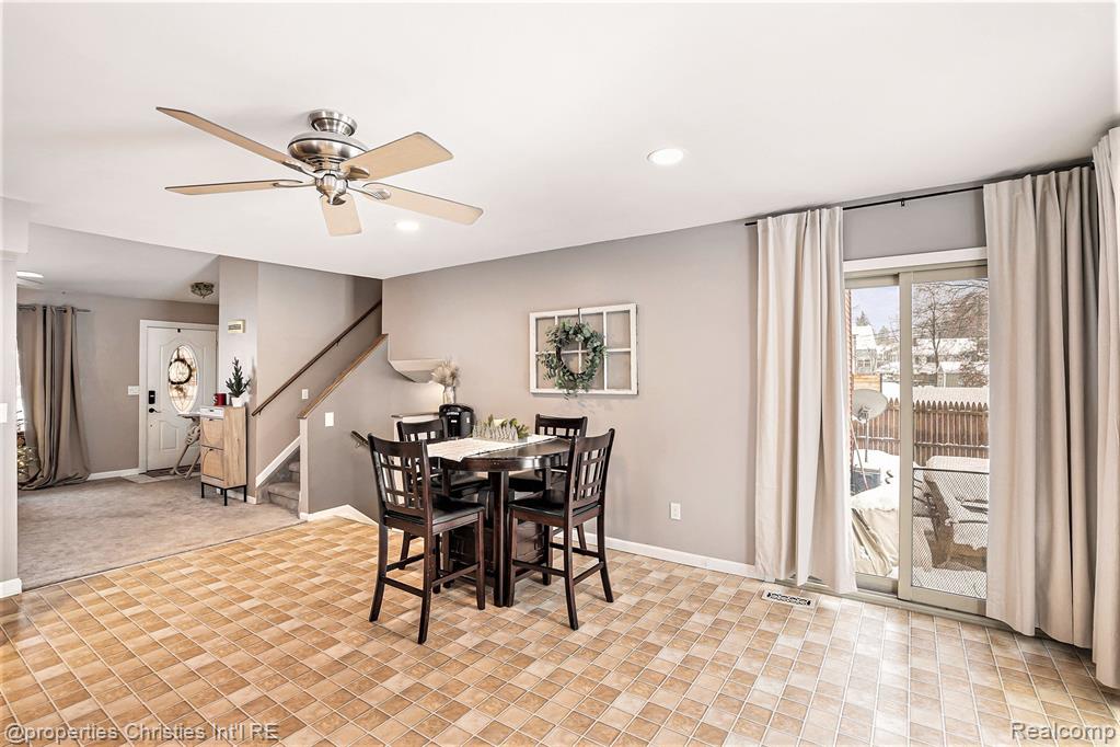 3990 Cresthaven Drive, Waterford, MI 48328 — Photo 9