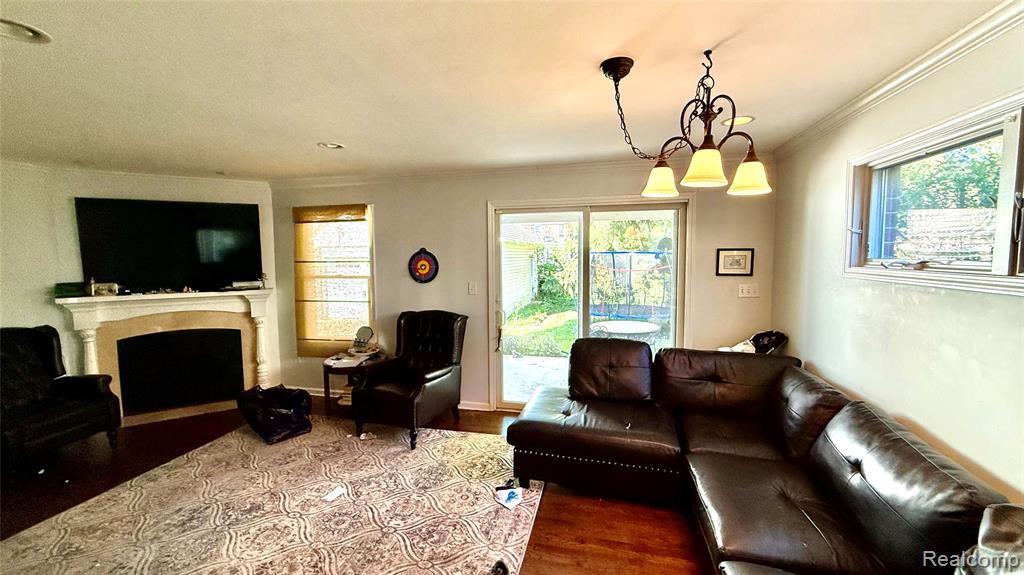 889 Rivard Boulevard, Grosse Pointe, MI 48230 — Photo 6