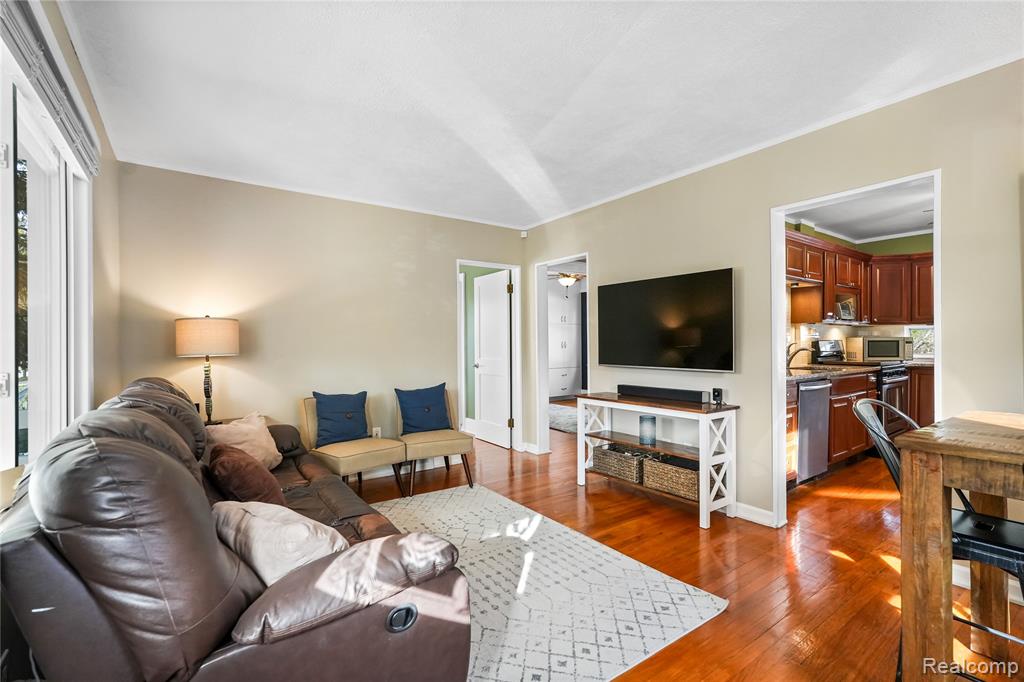445 Linden Avenue, Royal Oak, MI 48073 — Photo 9