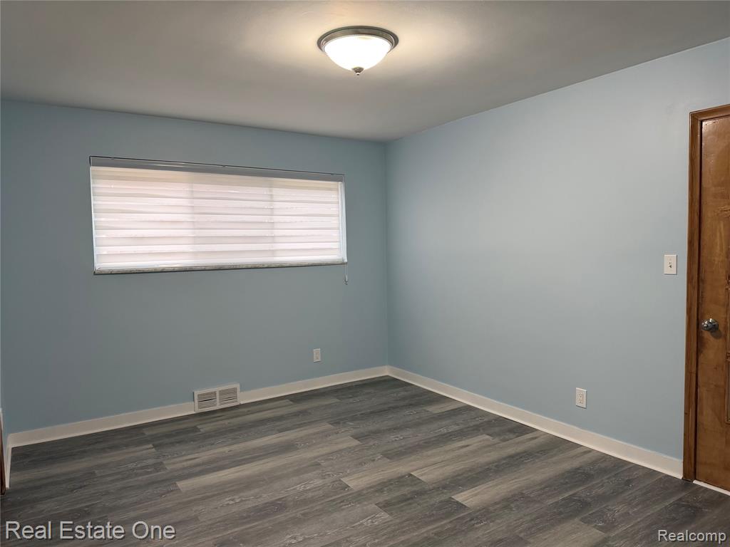 6421 OAKMAN Boulevard, Dearborn, MI 48126 — Photo 11