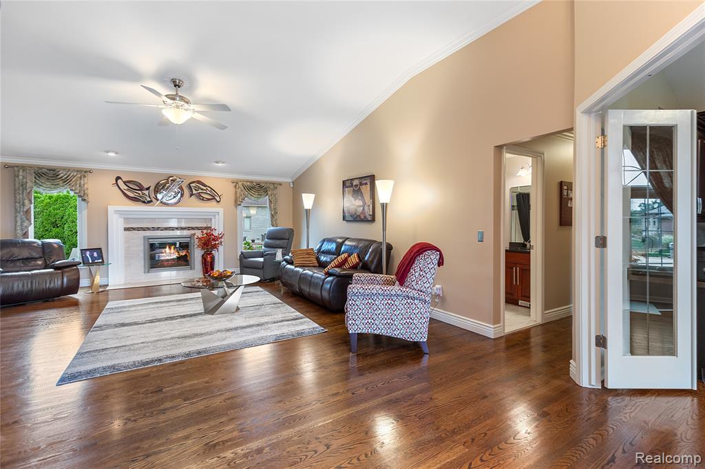 49279 Dunhill Drive, Macomb, MI 48044 — Photo 4