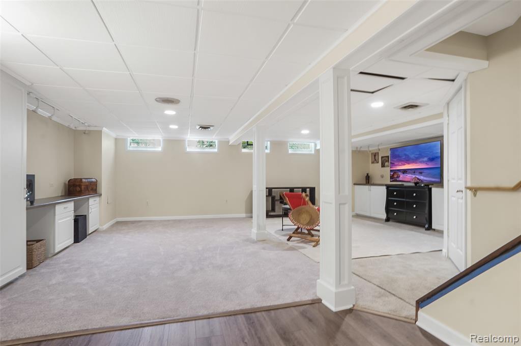 5693 Hunters Gate Drive, Troy, MI 48098 — Photo 35