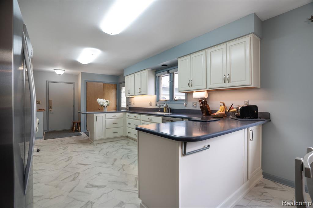 8637 Brazos Court, White Lake, MI — Photo 9