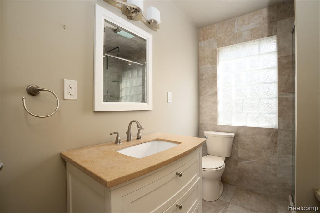 21184 Norwood Drive, Harper Woods, MI 48225 — Photo 20