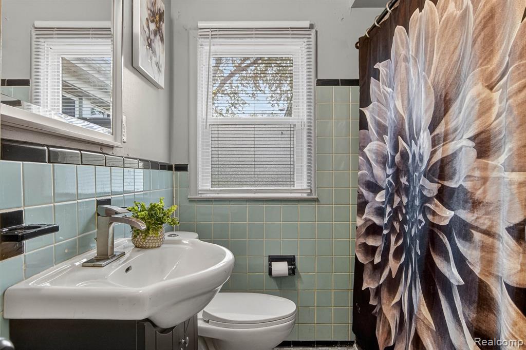 23125 Church Street, Oak Park, MI 48237 — Photo 15