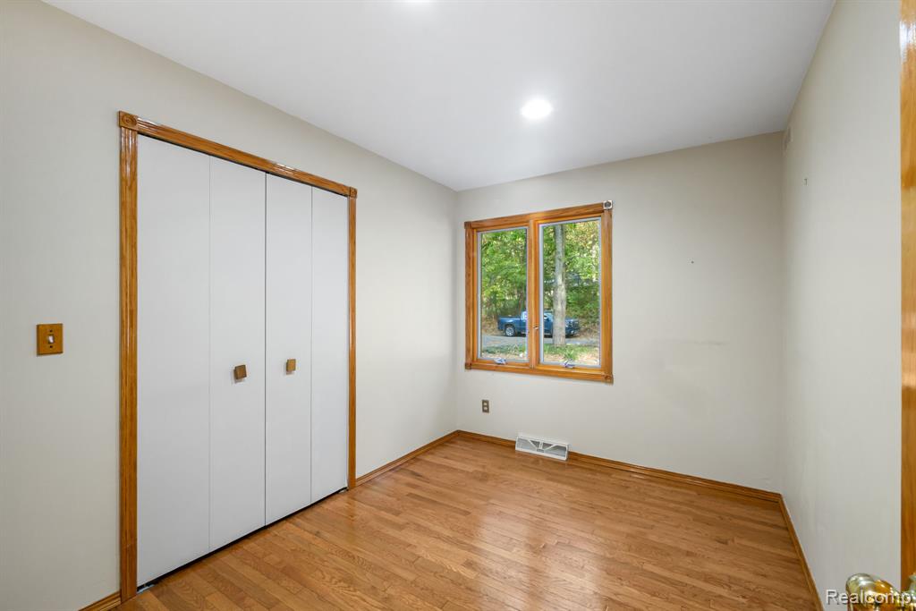 4535 Central Avenue, Clarkston, MI — Photo 29