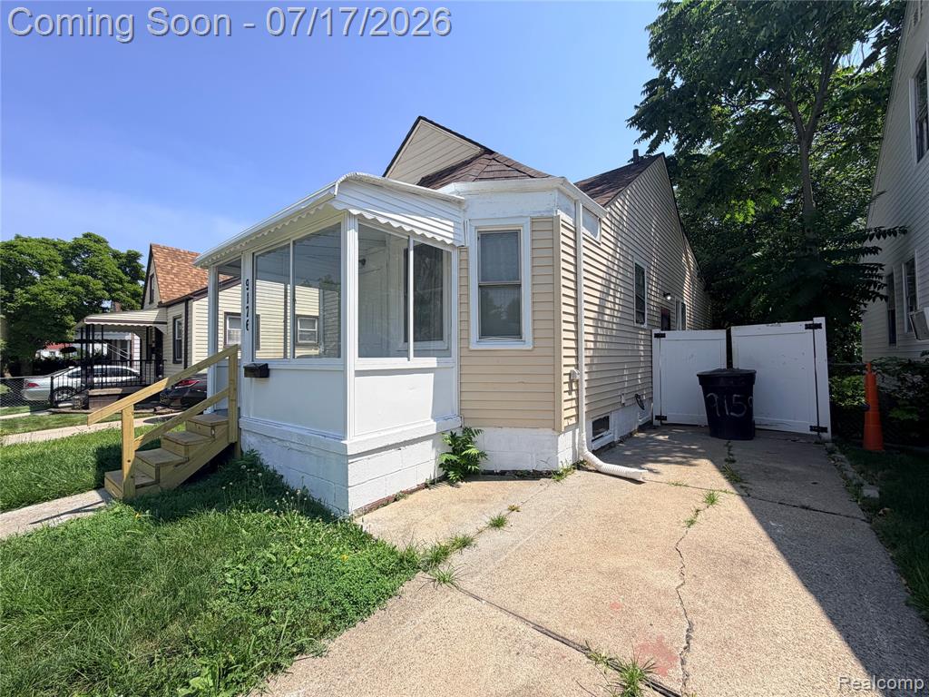 9176 Winthrop Street, Detroit, MI 48228 — Photo 2