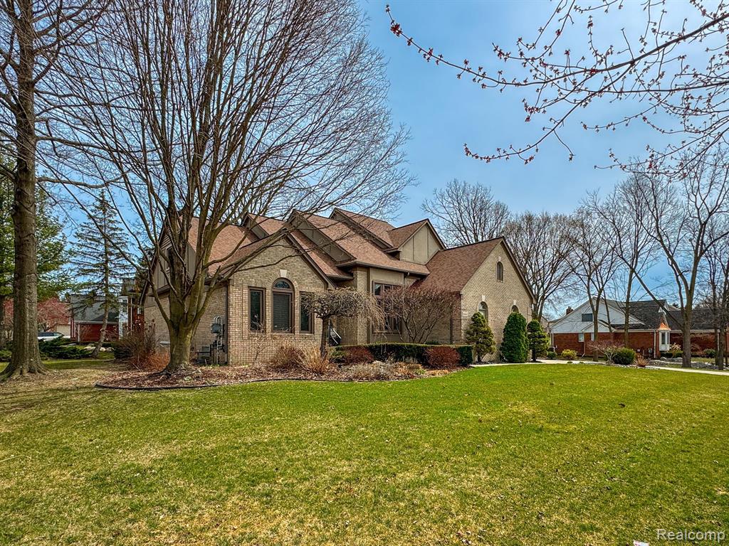 55884 PARKVIEW Drive, Shelby Twp, MI 48316 — Photo 48