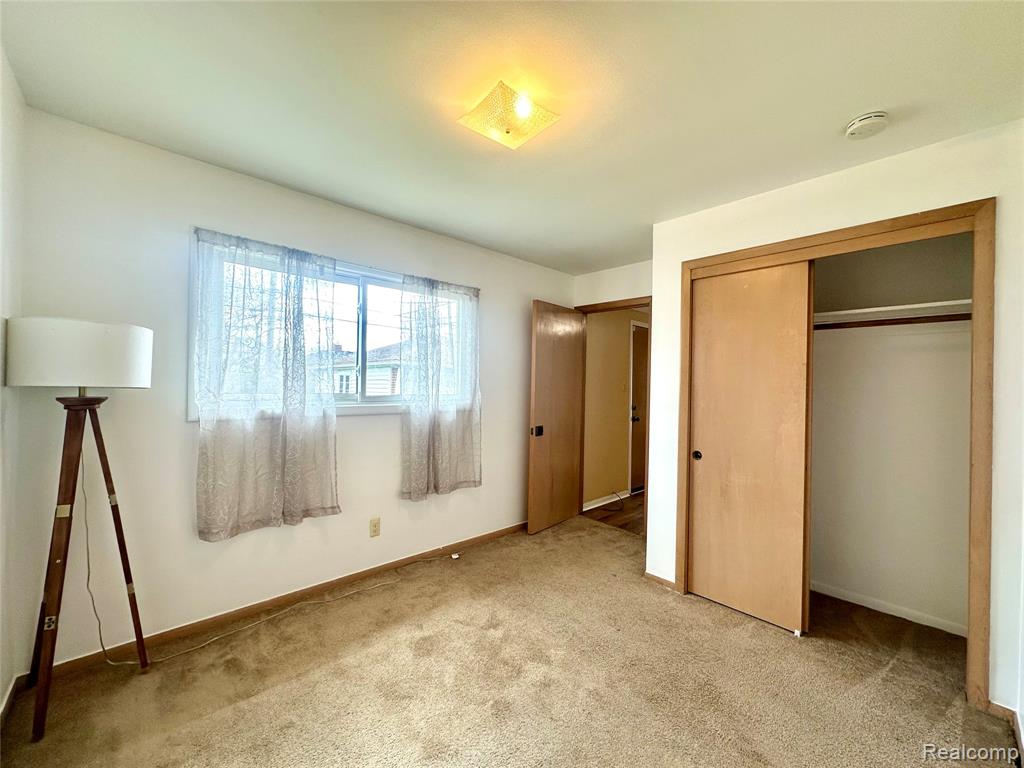 6644 Cronin Drive, Dearborn Heights, MI 48127 — Photo 11