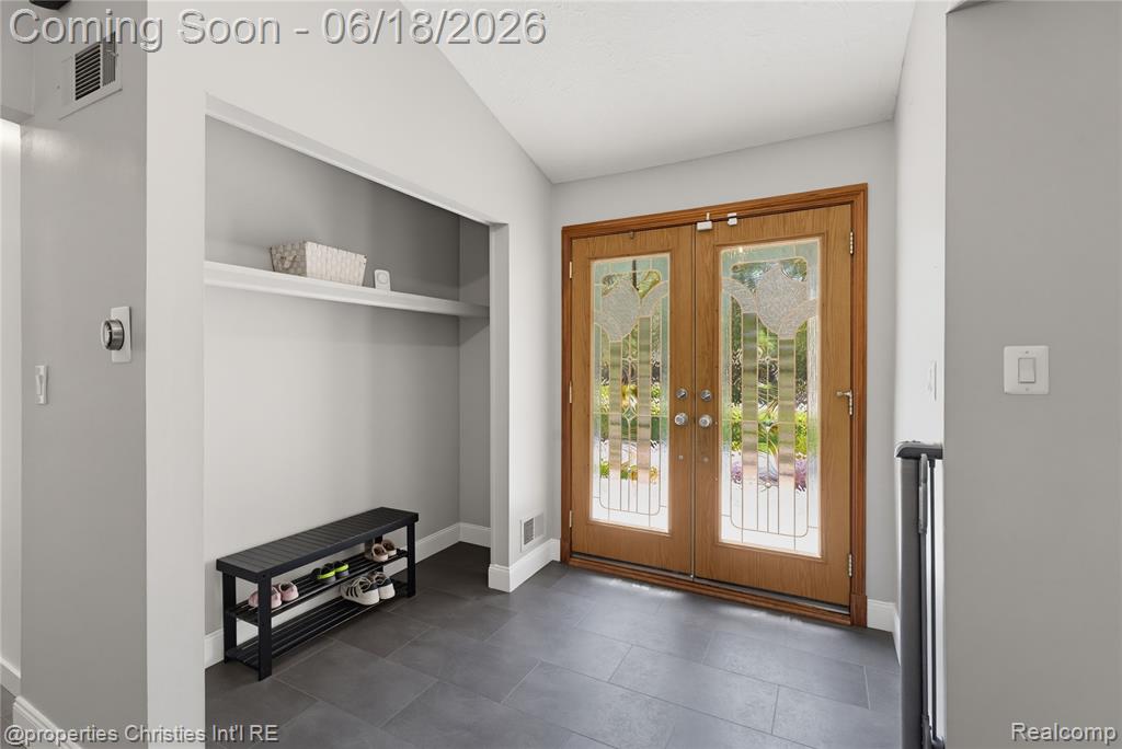 30130 Marimoor Street, Beverly Hills, MI 48025 — Photo 4