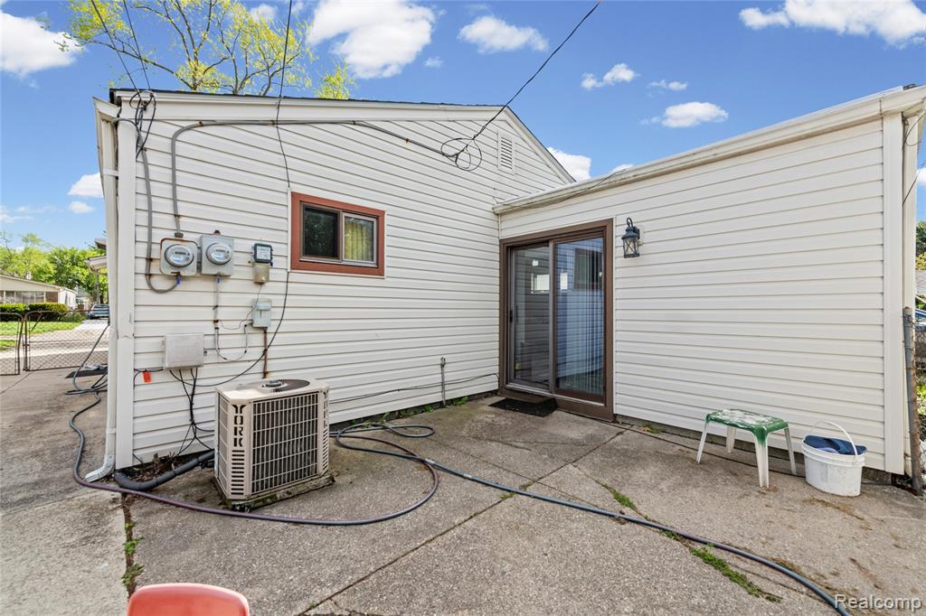8153 Dale, Center Line, MI 48015 — Photo 17