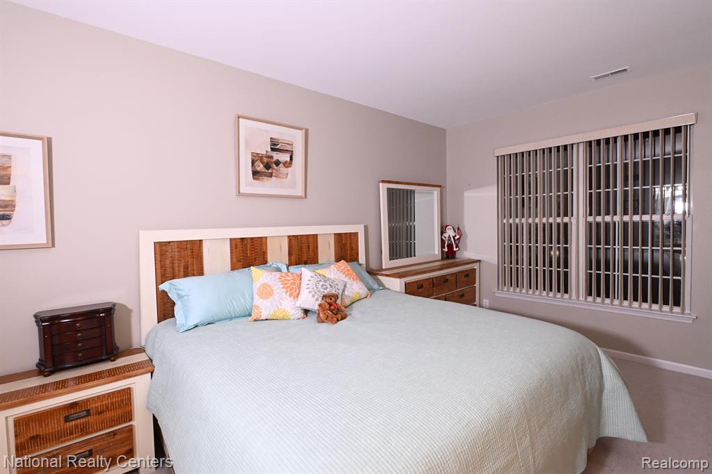 40564 BLYTHEFIELD Lane, Canton, MI 48188 — Photo 24