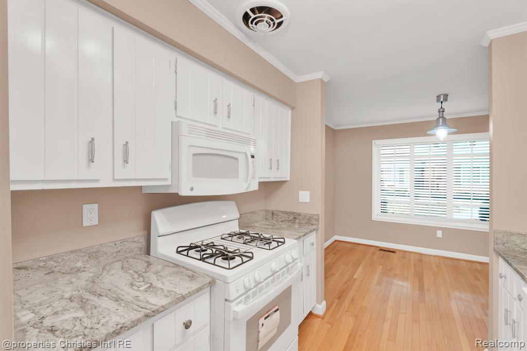 1805 Wickham Street, Royal Oak, MI 48073 — Photo 13
