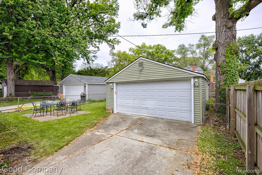 812 N Edgeworth Avenue, Royal Oak, MI 48067 — Photo 37