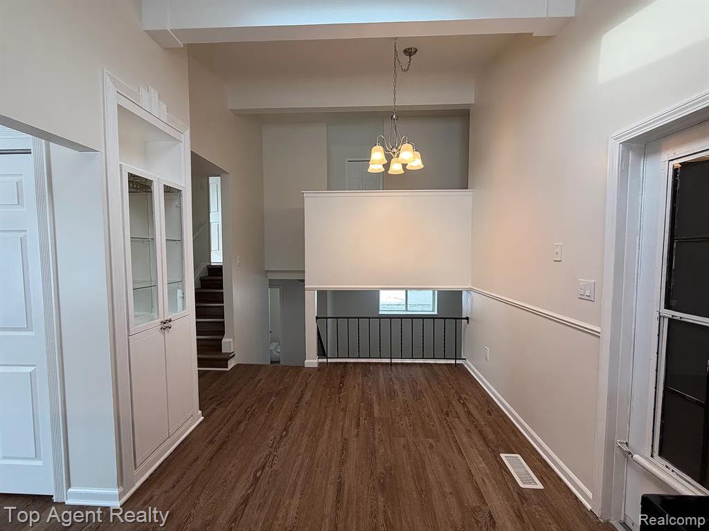 40903 Flagstaff Drive, Sterling Heights, MI 48313 — Photo 8