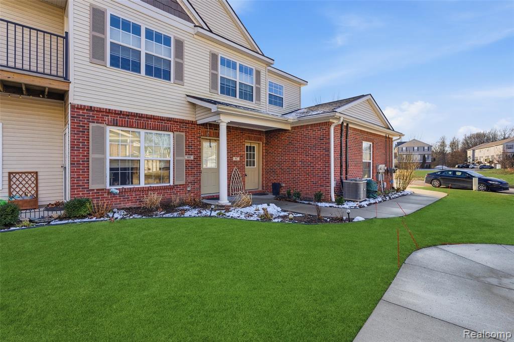 907 Watercress Lane, Fenton, MI 48430 — Photo 2