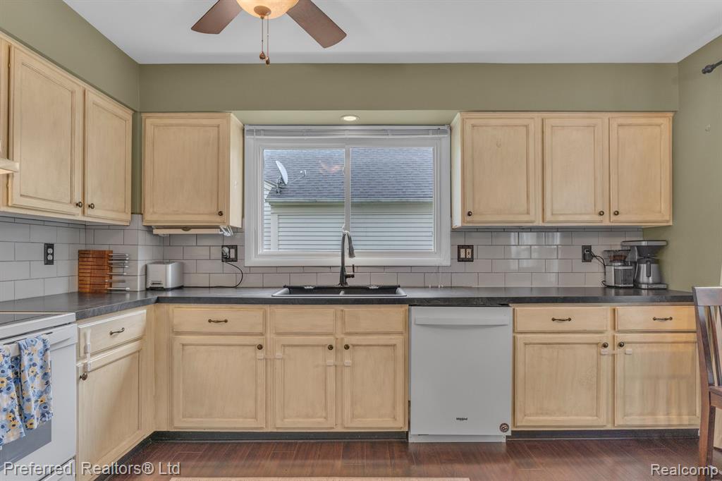 5722 King James Ln., Waterford, MI 48327 — Photo 17