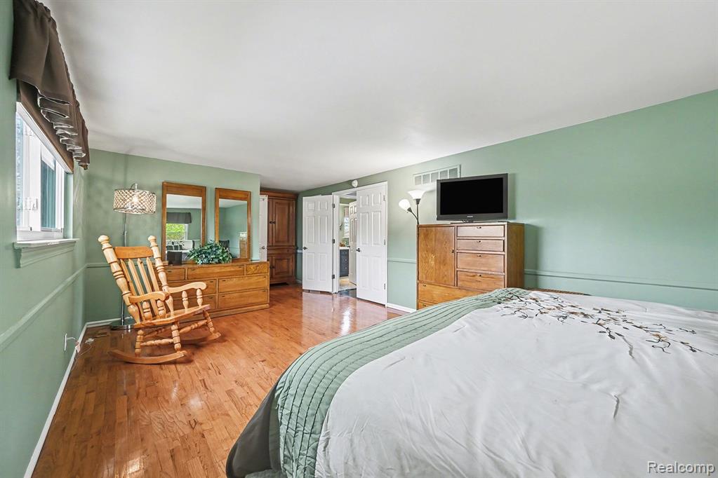 42942 Barchester Road, Canton, MI 48187 — Photo 16