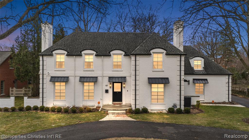 61 Lochmoor Boulevard, Grosse Pointe Shores, MI 48236 — Photo 2