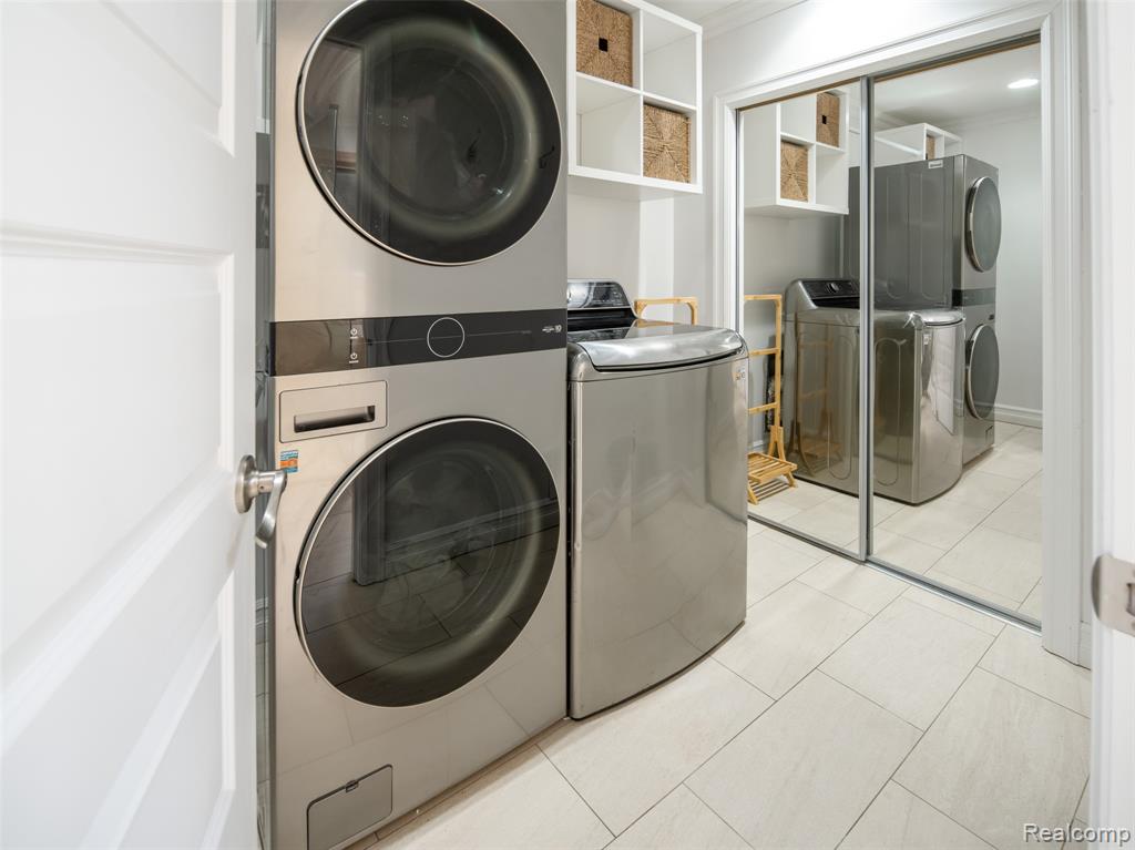 23750 E River Road, Grosse Ile, MI, 48138