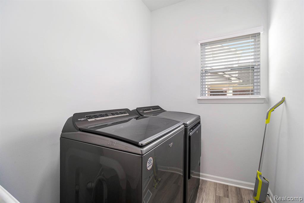 8301 Berwick Drive, Westland, MI — Photo 18