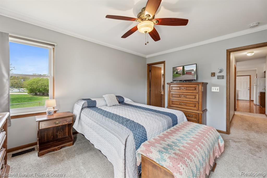 9361 SUMMERLAND Drive, Whitmore Lake, MI 48189 — Photo 16