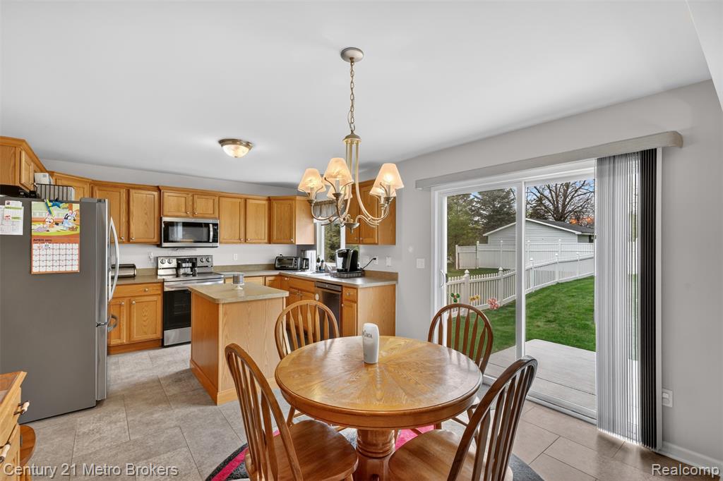 5265 Genesee Oaks Court, Grand Blanc, MI 48439 — Photo 16