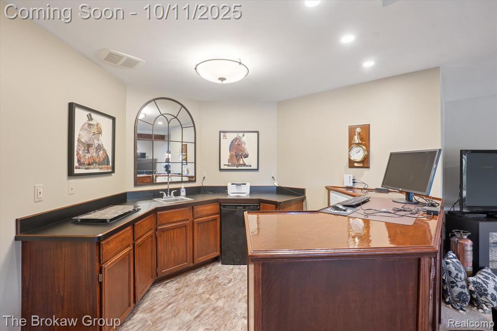 10216 Mill Pointe Drive, Goodrich Vlg, MI — Photo 46