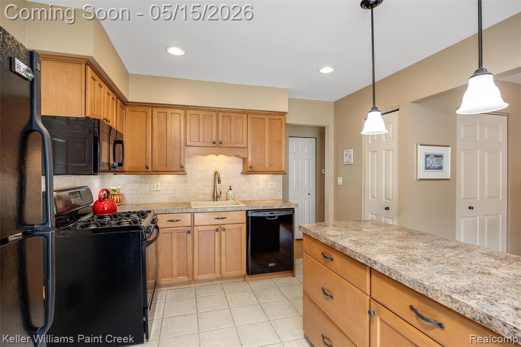 410 N Batchewana Street, Clawson, MI — Photo 8