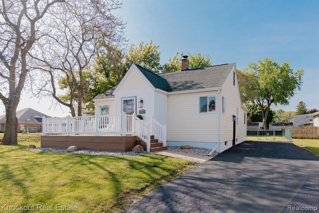 8368 MAIN Street, Birch Run, MI 48415 — Photo 2