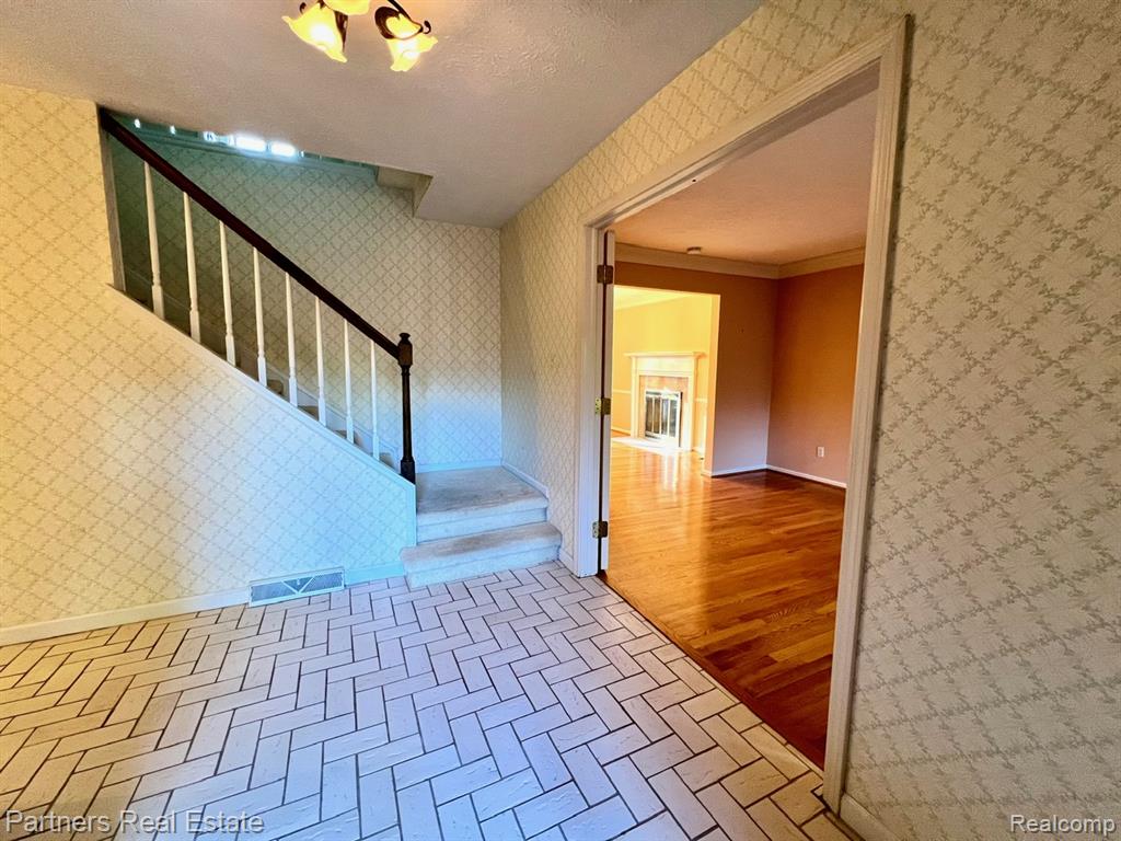 5618 Mountain Road, Brighton, MI 48116 — Photo 4