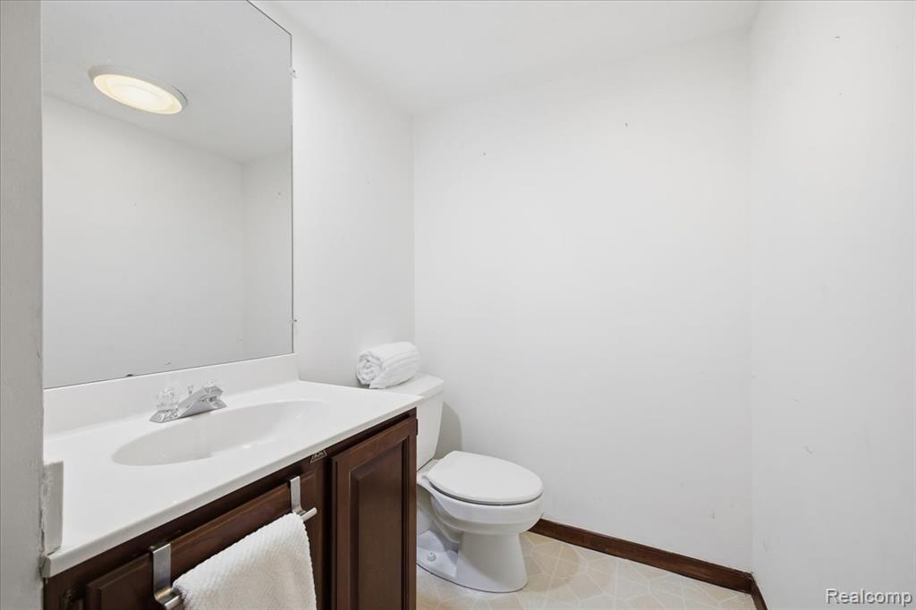 3338 Breckland Court, Ann Arbor, MI 48108 — Photo 39