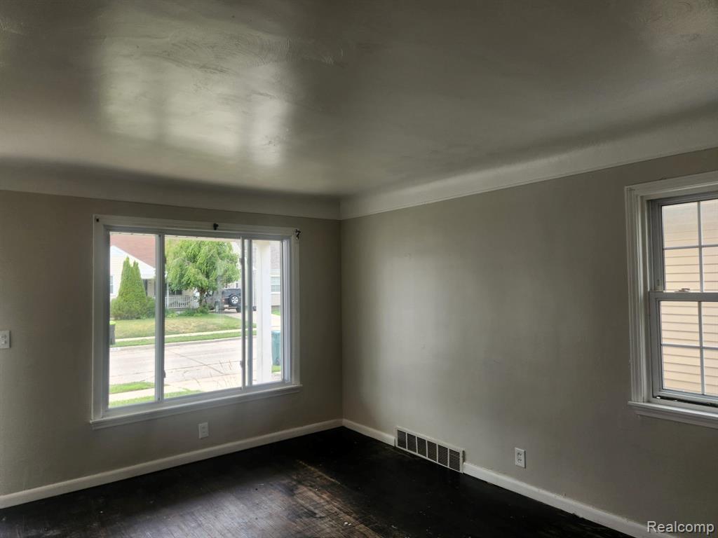 4186 Irene Avenue, Lincoln Park, MI 48146 — Photo 4