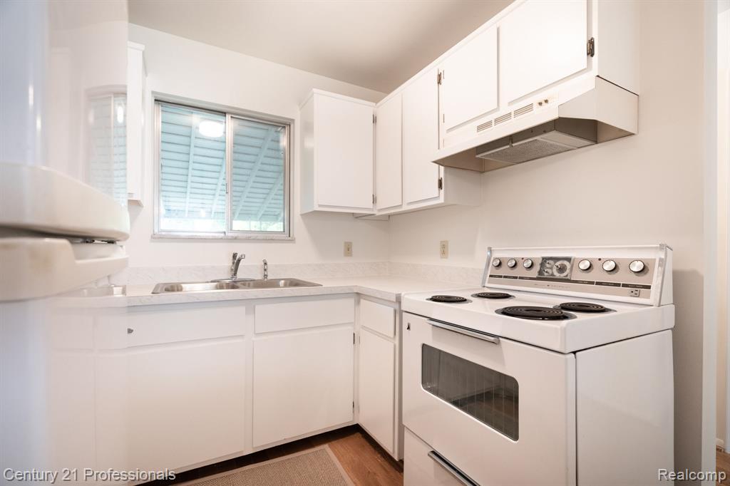 5959 ALAN, 56, Brighton, MI 48116 — Photo 10
