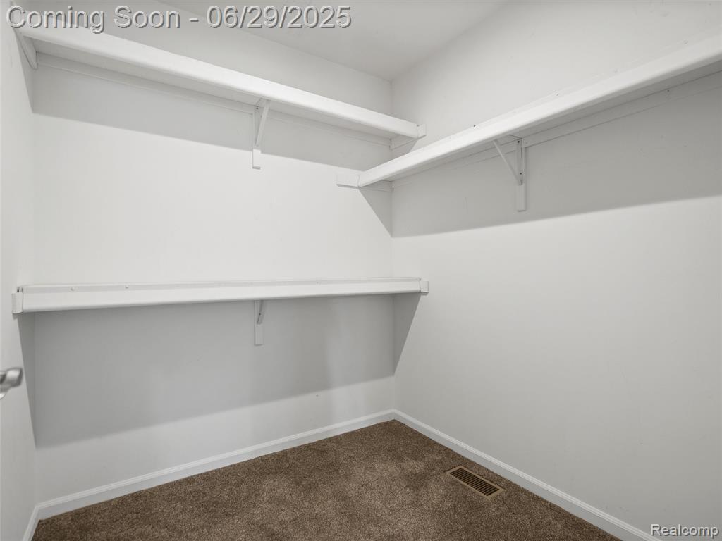 399 W DALLAS Avenue, Madison Heights, MI 48071 — Photo 21
