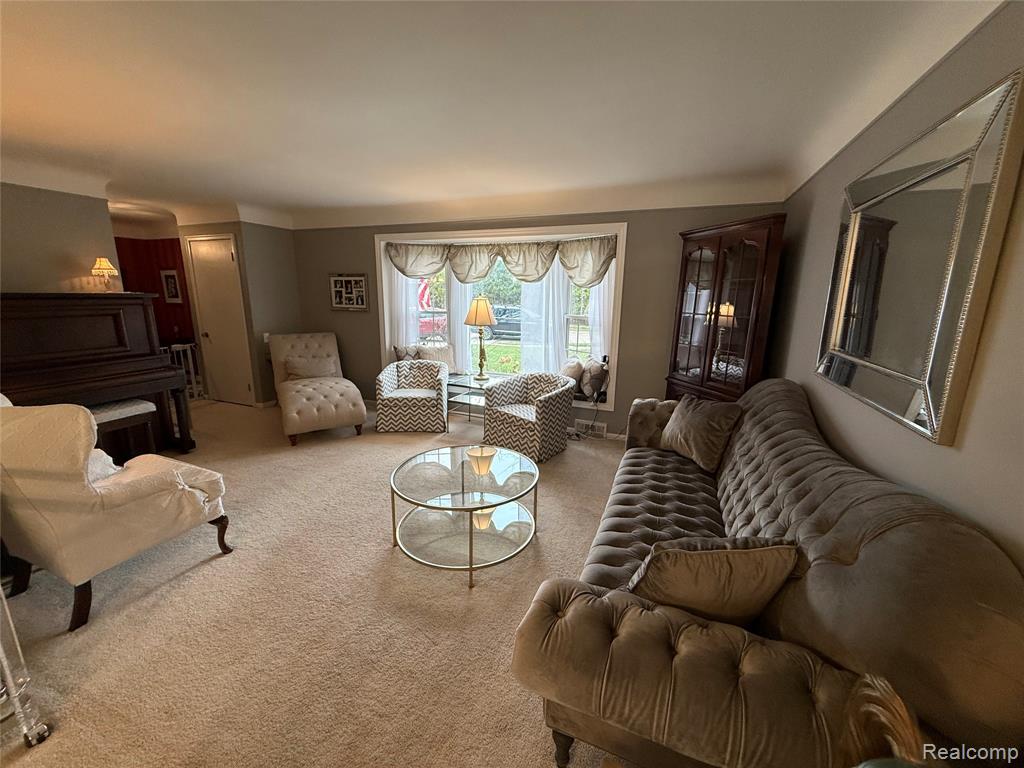 1645 Blairmoor Court, Grosse Pointe Woods, MI 48236 — Photo 10