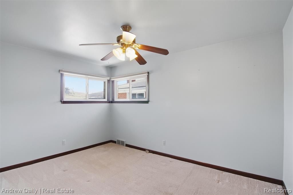 8460 Nightingale Street, Dearborn Heights, MI 48127 — Photo 8