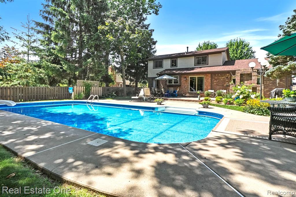 46322 HOUGHTON Drive, Shelby Twp, MI 48315 — Photo 31