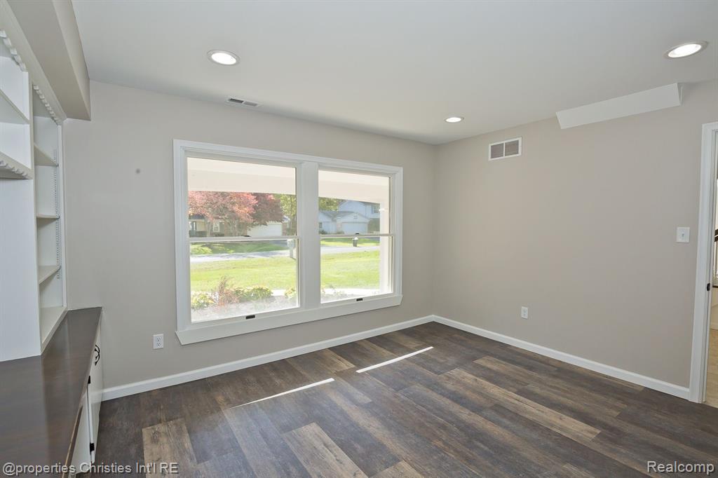 5582 NORTHCOTE, West Bloomfield, MI — Photo 33