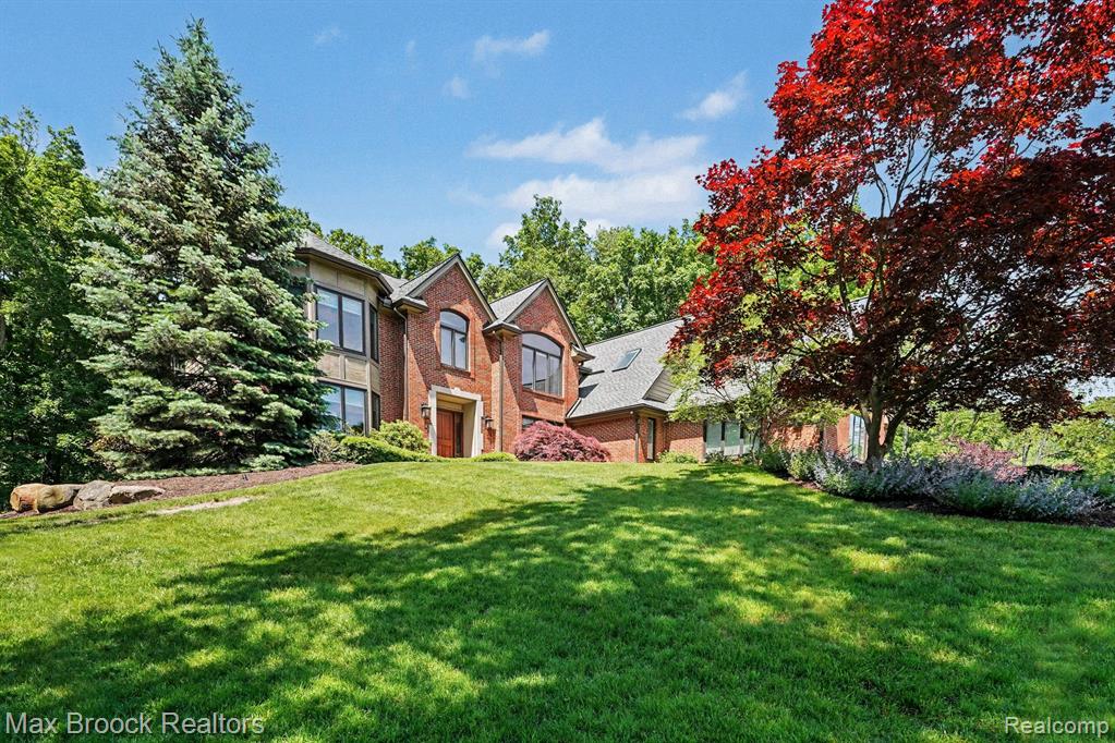1300 Oak Hollow Drive, Milford, MI 48380 — Photo 46