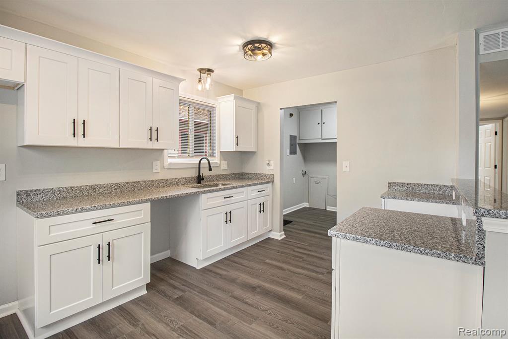 8105 Syracuse Street, Taylor, MI 48180 — Photo 9