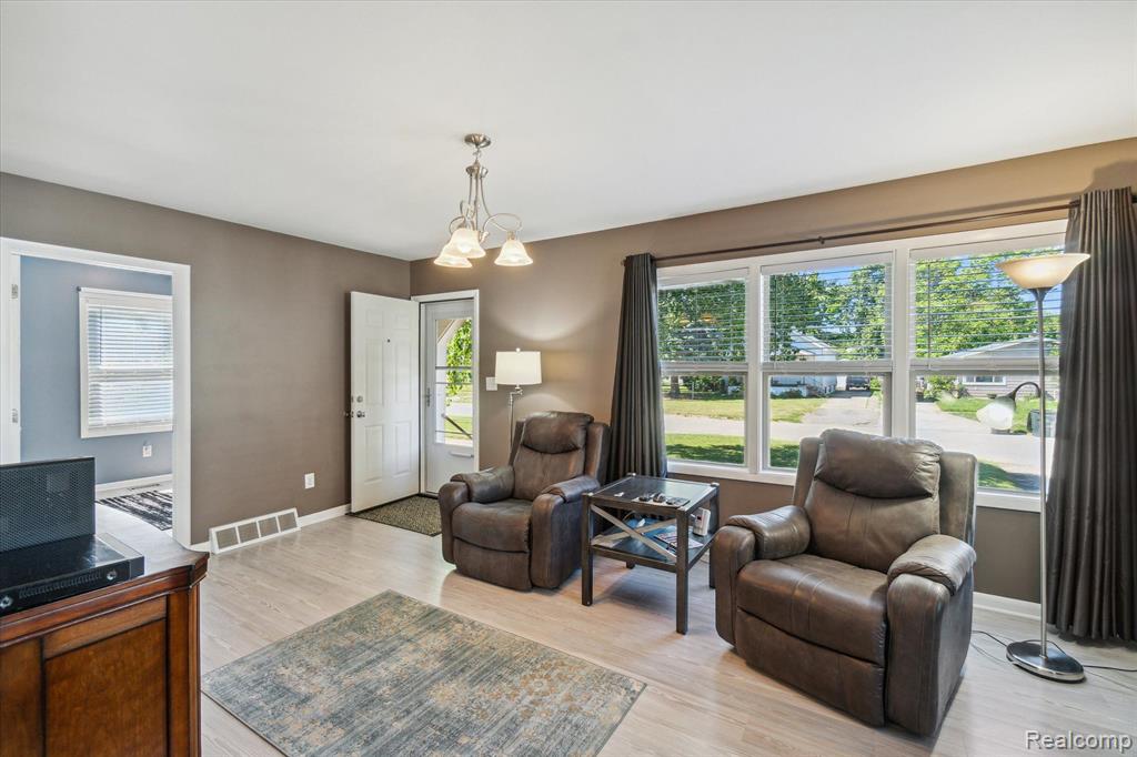 4235 RED ARROW Road, Flint, MI 48507 — Photo 6