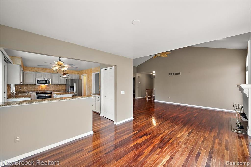 888 Tartan Trail, Bloomfield Hills, MI 48304 — Photo 13