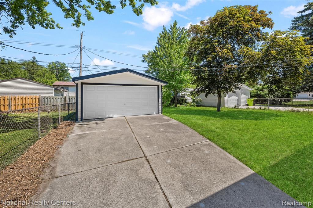 27736 Osmun Street, Madison Heights, MI 48071 — Photo 25